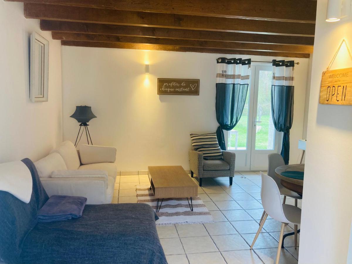Petite maison à la campagne Saint-Germain-des-Fosses Extérieur photo