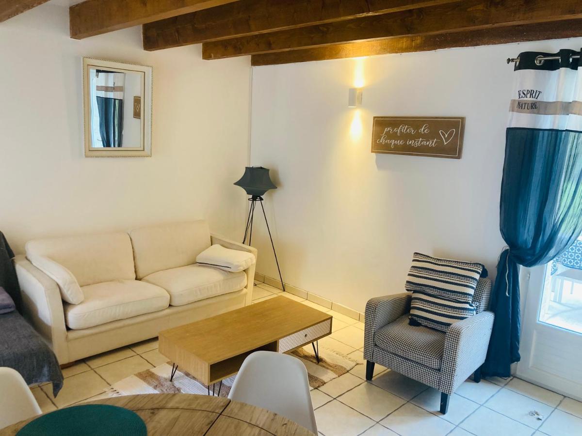 Petite maison à la campagne Saint-Germain-des-Fosses Extérieur photo